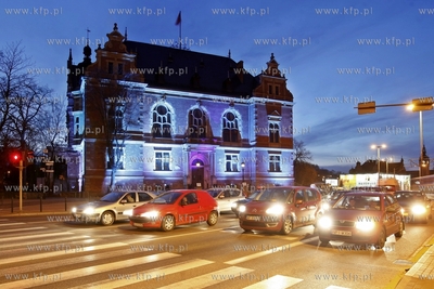 Ogolnoswiatowa akcja Na niebiesko dla autyzmu.  Nz...