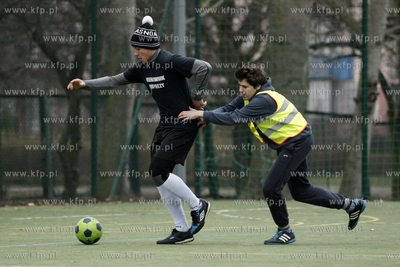 Gdansk Zaspa. Pilkarski turniej dzikich druzyn Do przerwy...