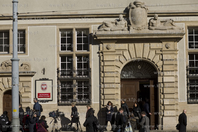 Gdańsk. Ewakuacja sadu okręgowego, po alarmie bombowym,...