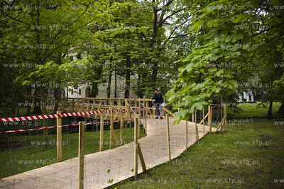 Remont mostków w Parku Oliwskim.
18.05.2016
fot....