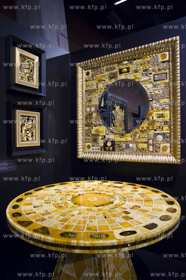 Europejskie Centrum Solidarności. Wystawa prac bursztynnika...