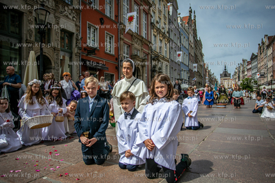 Główna procesja Bożego Ciała w Gdańsku. Nz,. abp....