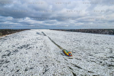 Lodołamacze udrożniają ujście Wisły.
09.01.2026
fot....