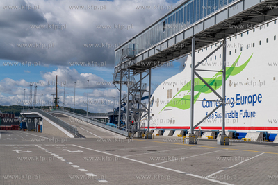 Terminal Promowy Portu Gdynia. Ceremonia nadania imienia...