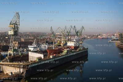 Gdańsk. Konferencja prasowa na terenie Stoczni Cesarskiej....