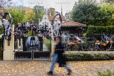 Gdańsk Wrzeszcz, ul. Jaśkowa Dolina. Nz. Halloweenowe...