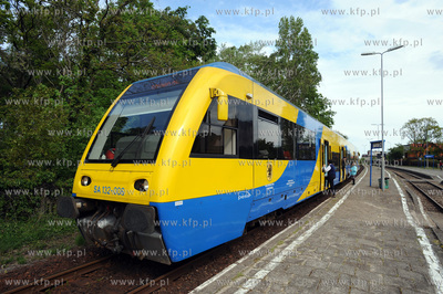 Kuznica. Szynobus kursujacy na trasie Hel - Wladyslawowo...