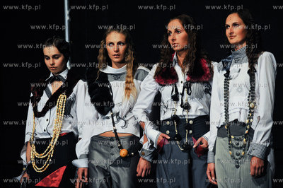 Gdansk, Dlugi Targ. Jarmark Dominikanski. Pokaz mody...