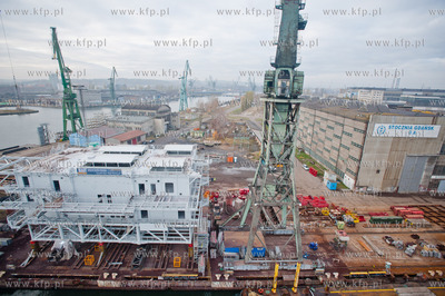 Stocznia Gdanska. Nabrzeze Francuskie. Uroczyste zakonczenie...