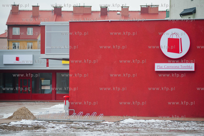 Gdansk. Orunia. Czerwona Torebka - siec pasazy handlowych...