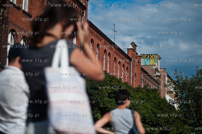 Stocznia Gdanska. Spacer z przewodniczka, bedacy czescia...