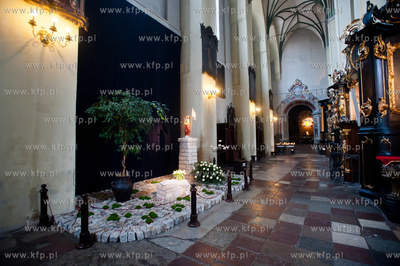 Gdansk. Kosciol sw. Mikolaja Biskupa. Niedziela Wielkanocna....