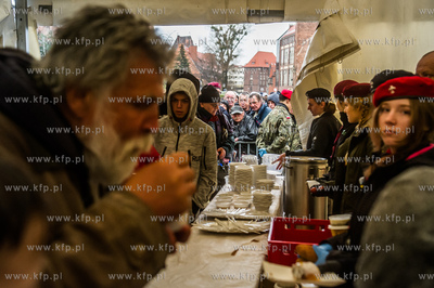 Gdańsk. Targ Węglowy. Sniadanie wielkanocne dla samotnych...