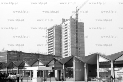 Centrum handlowe na ul. Slaskiej w Gdansku Przymorzu,...