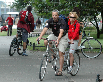 Turysci zagraniczni zwiedzajacy Gdansk na rowerach08.08.2006Andrzej...
