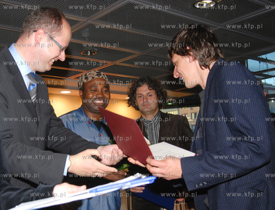 CH Manhattan. Wreczenie nagrod i otwarcie wystawy pokonkursowej...