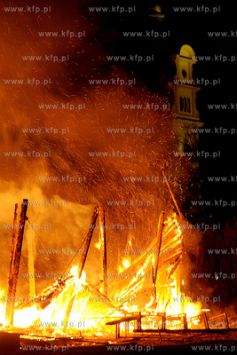 Sopot. W niedziele ok. godz 17 wybuchl pozar w klubie...