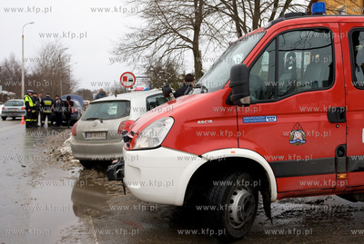 Kolizja drogowa na ul. Kartuskiej w wyniku ktorej dwie...