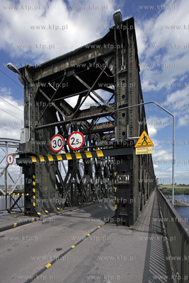 Tczew. Stary most kolejowy nad Wisla zbudowany w latach...