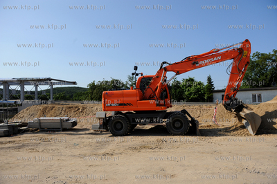 Gdynia. Budowa Nowej pieszej kladki nad Droga Gdynska
16.07.2009
fot....