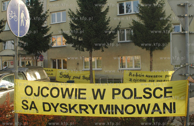 Elblag. Sad Rejowony. Ojcowie i przedstawiciele kilkunastu...