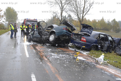 Borzytuchom pod Bytowem. W czolowym zderzeniu dwoch...