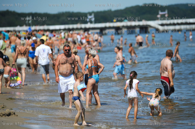 Sloneczna pogoga oraz wysokie temperatury przyciagnely...