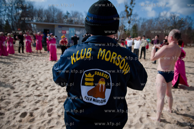 Gdański Klub Morsów symbolicznym topieniem Marzanny...