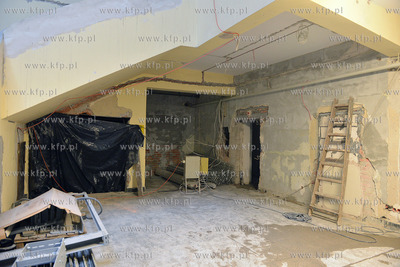 Gdynia. Dobiega konca remont elewacji budynku dawnego...