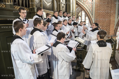 Pelplin. Msza Swieta Krzyzma w Wielki Czwartek w Bazylice...