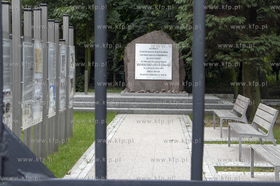 Obelisk ku czci zmarłych i zamordowanych więźniarek...
