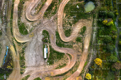 Tor motocrossowy na granicy Borkowa i Straszyna.
3.10.2024
fot....