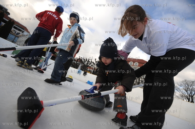 Sopot. W ostatni dzien slizgawni na molo, Sopot Curling...