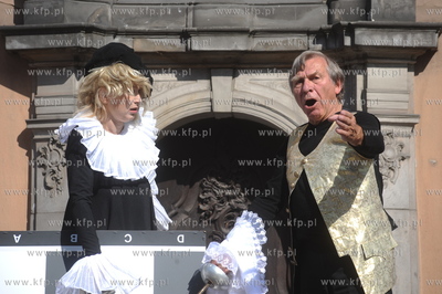 Happening pt "Aktorzy Przyjechali" z okazji wmurowania...