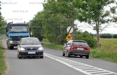 Ulica Slowackiego w poblizu terminalu lotniska w Rebiechowie....