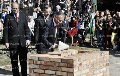 Gdansk. Wmurowania kamienia wegielnego pod budowe Teatru...