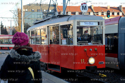 Mikolajkowy zabytkowy  tramwaj  na trasie Hucisko -...