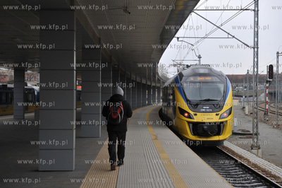 Przystanek SKM Gdansk Srodmiescie.  Nowy pociag SKM...