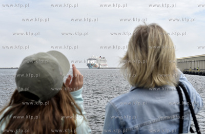 Zawinięcie statku wycieczkowego "Norwegian Getaway"...
