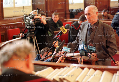 Proces grudnia 70. Zeznaje Stanislaw Kruczek 1.12.98...