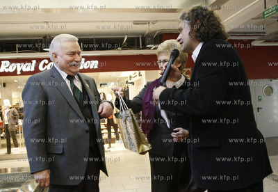 Gdansk. Centrum handlowe Manhattan. Premiera i promocja...
