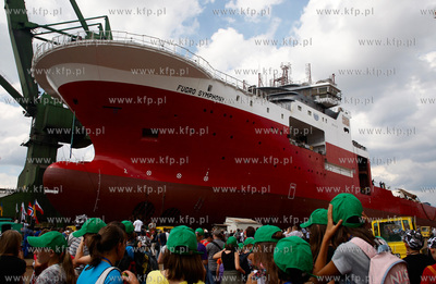 Stocznia Gdansk. Wodowanie specjalistycznego statku...
