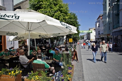 W Sopocie pojawili sie kibice z Irladii, ktorzy przyjechali...