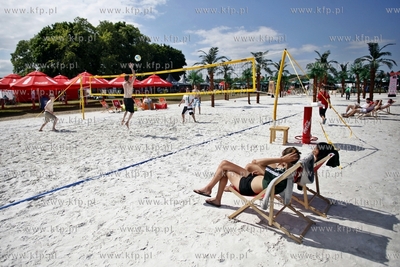 Sopot. Calsberg Fan Camp. Nz boisko do gry w siatkowke.
15.06.2012
fot....