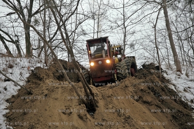 Wycinka drzew pod budowe trasy Pomorskiejpomorks Kolei...
