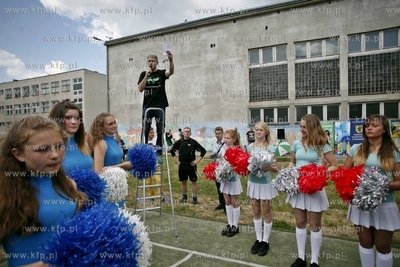 Gdansk Zaspa. Pilkarski turniej dzikich druzyn Do przerwy...