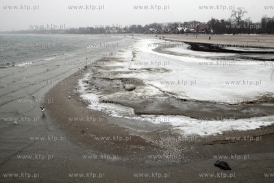 Plaza przy sopockim molo powiekszyla sie o kilkanascie...