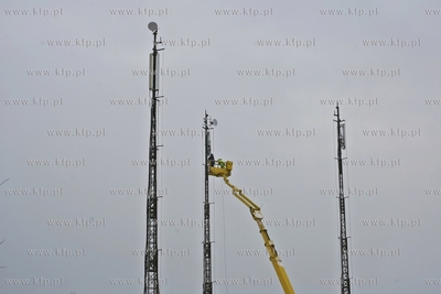 Tymczasowe maszty nadawcze w Rekowie Gornym kolo Pucka.
21.01.2015
fot....