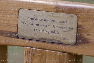 Park Oliwski. Ławki z dedykacjami.
28.12.2016
fot....