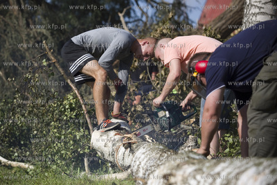 Skutki nawałnicy, która z piątku na sobotę przeszła...